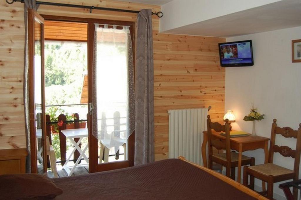 Au Bon Logis Hotel ริซูล ภายนอก รูปภาพ